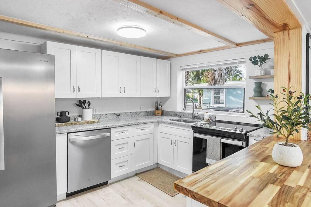Central, Cozy Retreat فيرو بيتش المظهر الخارجي الصورة