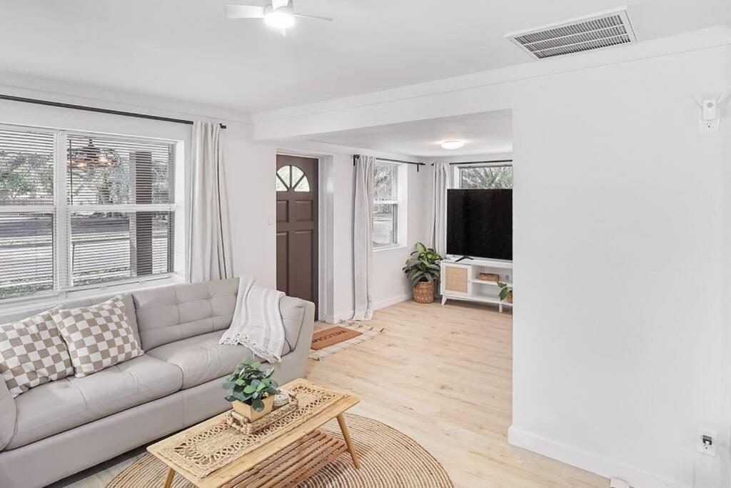 Central, Cozy Retreat فيرو بيتش المظهر الخارجي الصورة
